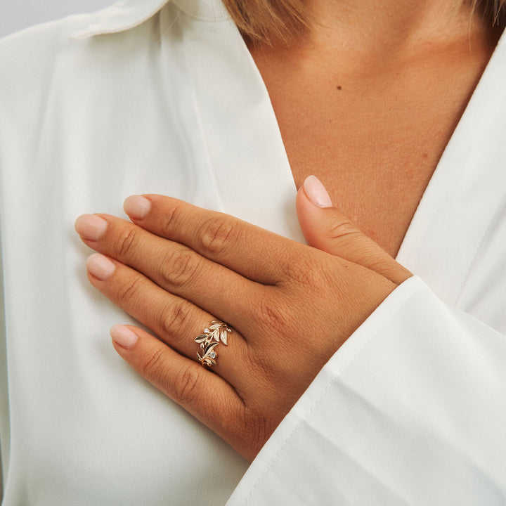 Mads Z Olive Love Ring in 14 kt. goud met diamanten 