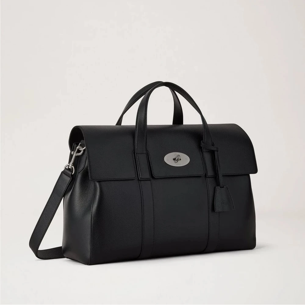 Mulberry Small Bayswater, sort lædertaske med håndtag og skulderrem, vist forfra. Model 1123456789
