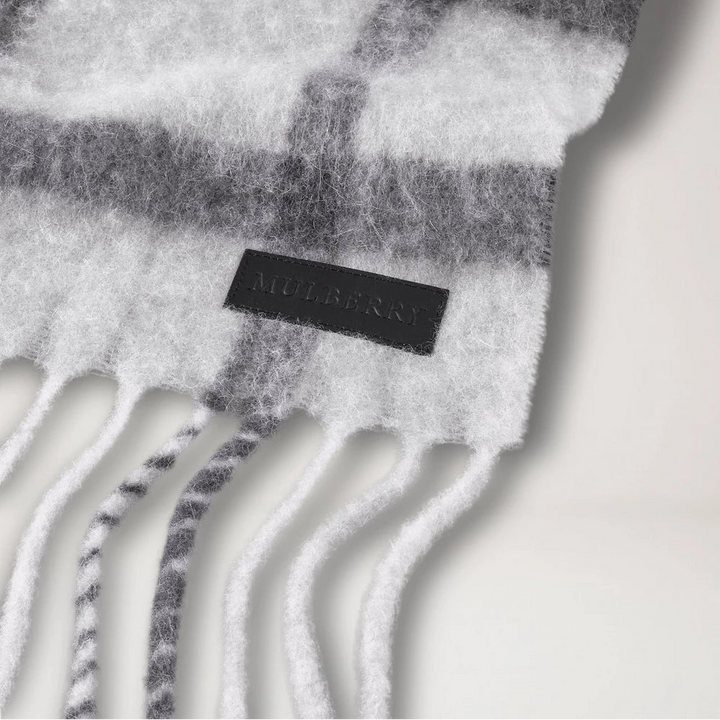 Mulberry Oversized Check Textured Scarf Foggy Grey Alpaca Blend – productafbeelding 2