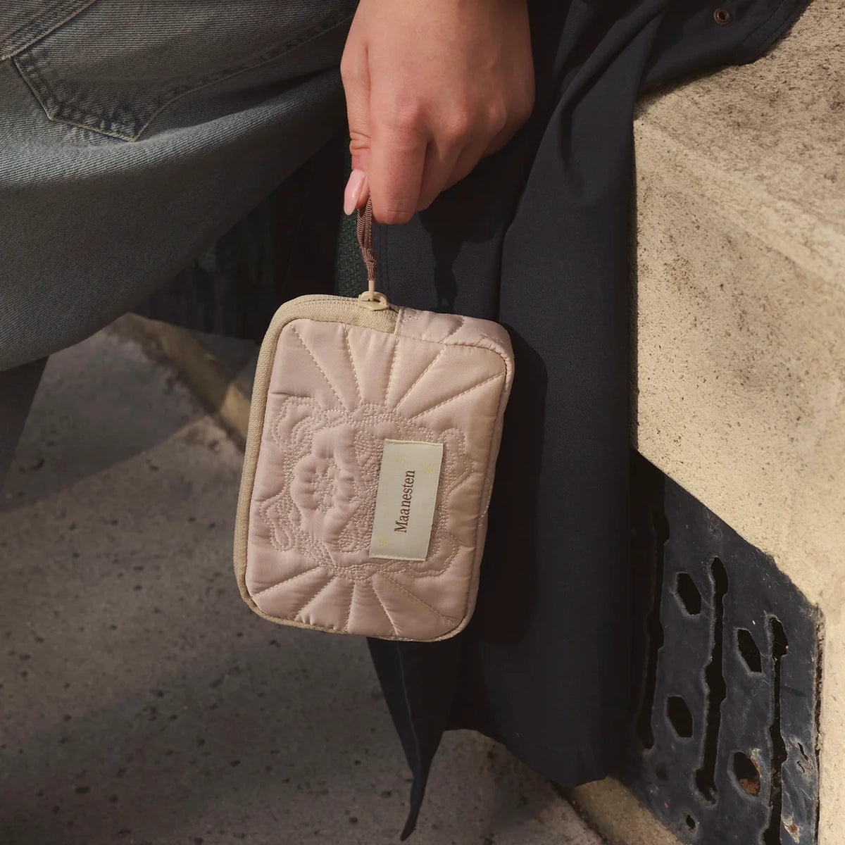 Maanesten Manon Pouch Sand – Kleine make-uptas – 4286-Onesize
