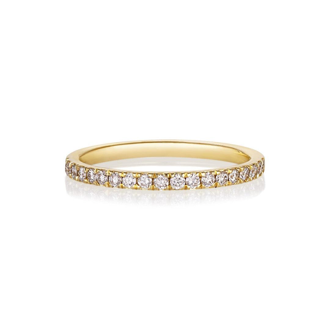 anpe-atelier-sarah-lil-diamond-15-ring-in-18kt-goud toont een slanke gouden ring met diamanten, Model 2692-001-1