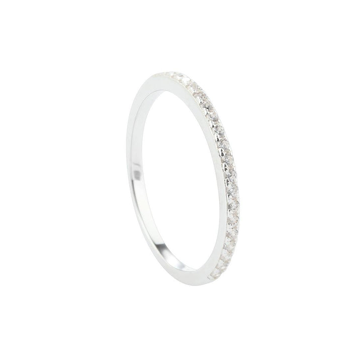 Aqua Dulce Darling Raya Ring Silver, slanke zilveren ring met glanzend oppervlak en heldere stenen. Model 5983-5983-001-1