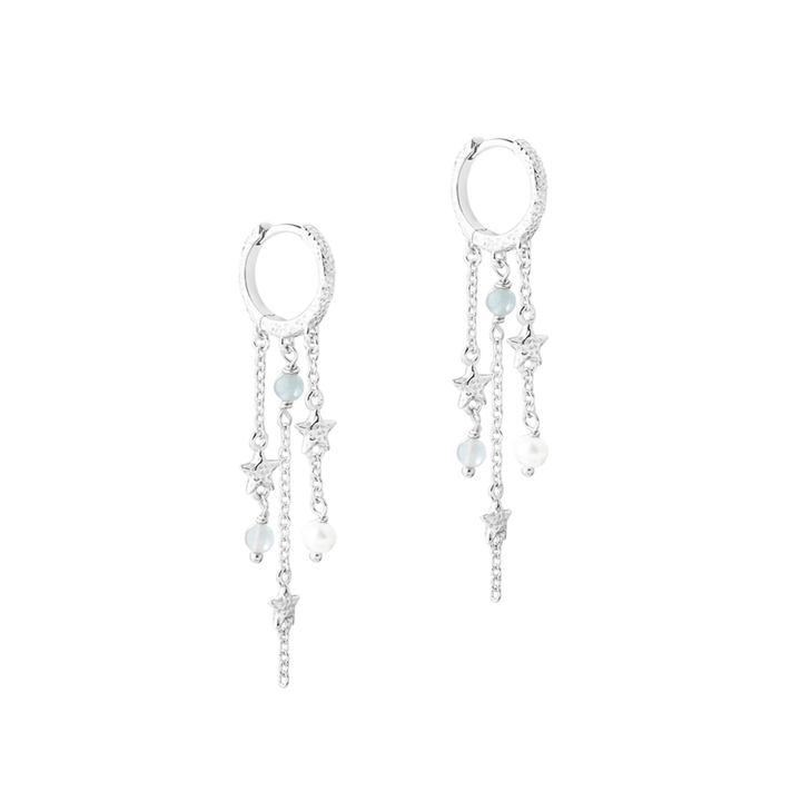Aqua Dulce Stella Hoop Earrings in zilver met sterren, blauwe en witte parels. Model6167-1.