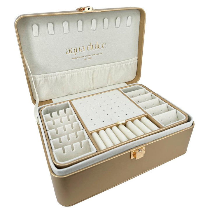 Aqua Dulce grote sieradendoos van goud kunstleer met compartimentering en zacht licht interieur. Model6053-1