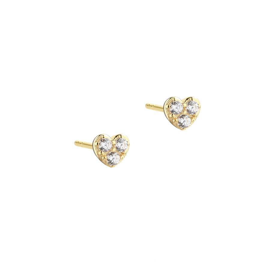 Aqua Dulce Tiny Heart Stud Earrings Gold Plated toont een paar kleine hartvormige oorknopjes met heldere stenen, model 5682-1.