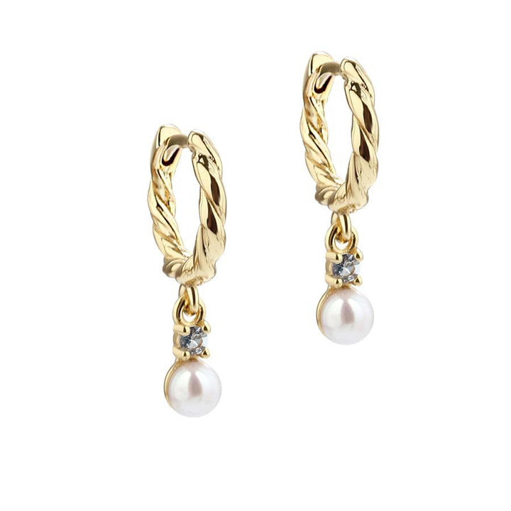 Aqua Dulce Twisted Sky Hoop verguld met gedraaide gouden afwerking, zoetwaterparel en steen, Model 5649-1.