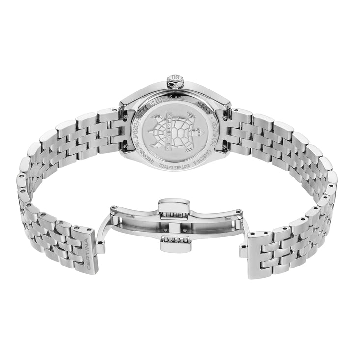 Certina DS-2 Lady staal met ketting, horloge van achterkant gezien met gesloten vlindersluiting en gegraveerde schildpad. ModelC0492101112601