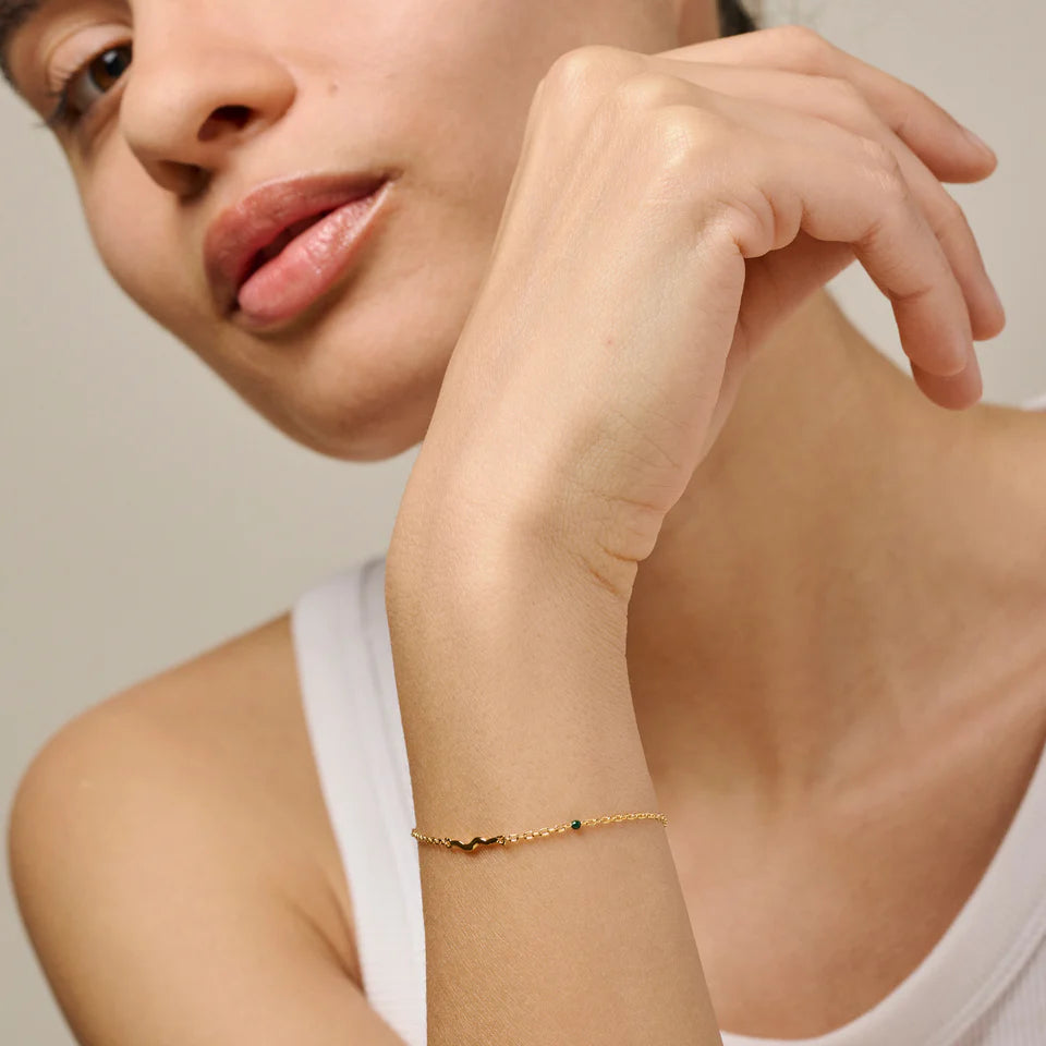 Enamel Etta-armband van verguld zilver, gedragen door vrouwen. Elegante, dunne gouden armband. Modelb149g-1