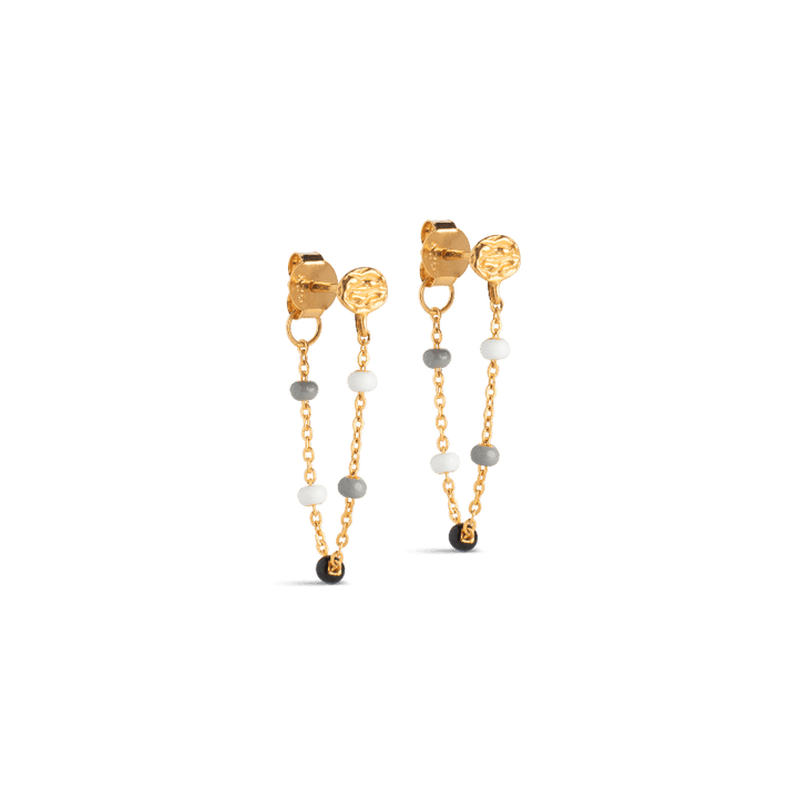 Enamel Lola Salt n Pepper Oorbellen e140gm zout en peper met vergulde ketting en kleine witte en grijze parels. Model e140gm-zout peper-1