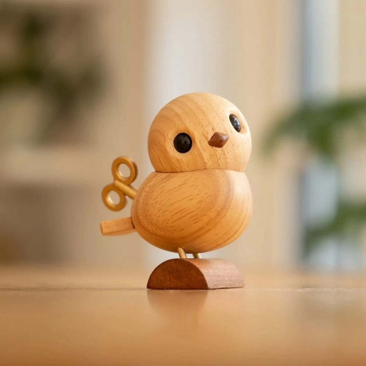 Fablewood HC Andersen's Nachtegaal, decoratief vogelfiguur in licht hout met zwarte ogen, Model 8002-1