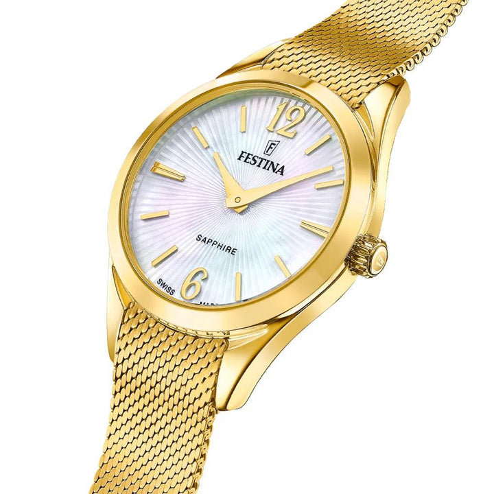 Festina Dameshorloge Swiss Made Grace met witte parelmoeren wijzerplaat en gouden mesh-ketting, model F200771-2.