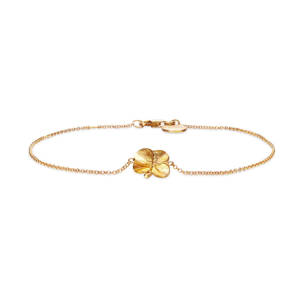 Flora Danica Klavertje vier armband 18kt goud, getoond vanaf de voorkant, klassieke ketting met klavertje vier hanger, model FLC-BR-18K-G-1.