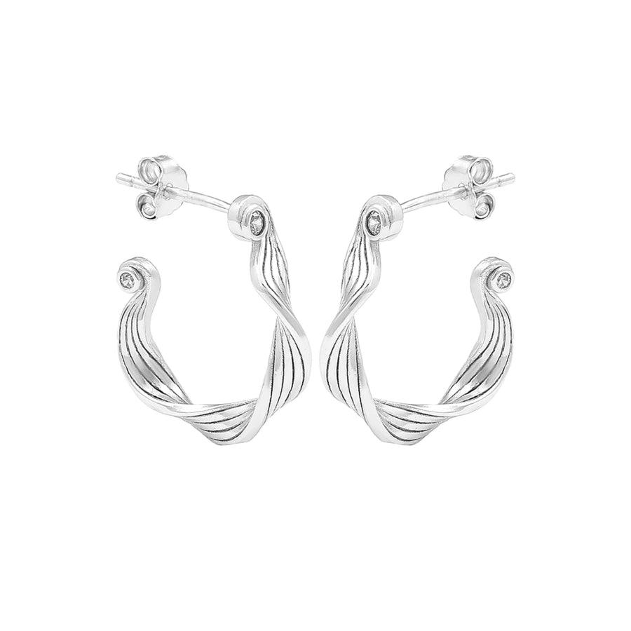 Hultquist Copenhagen Audrey Solv Hoops, elegante zilveren oorbellen met golvend design en kleine steentjes, model S08601S