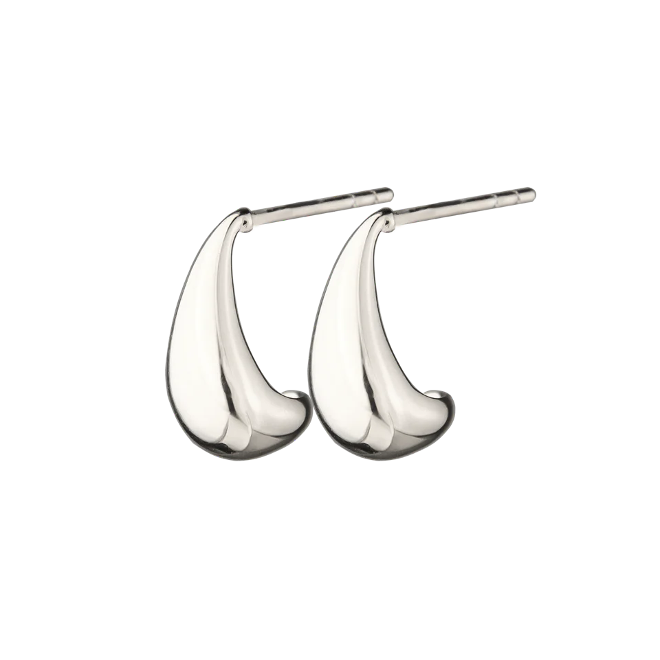Jeberg Jewellery Audrey Drop Earrings in zilver, elegante druppelvormige oorbellen met een glanzende afwerking. Model 52922-1.