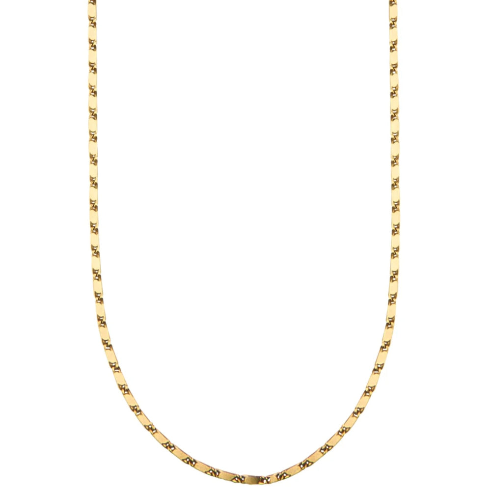 jeberg jewellery mabel ketting in zilver, elegante kæde en gouden look op verschillende achtergronden. Model 44285-42-G