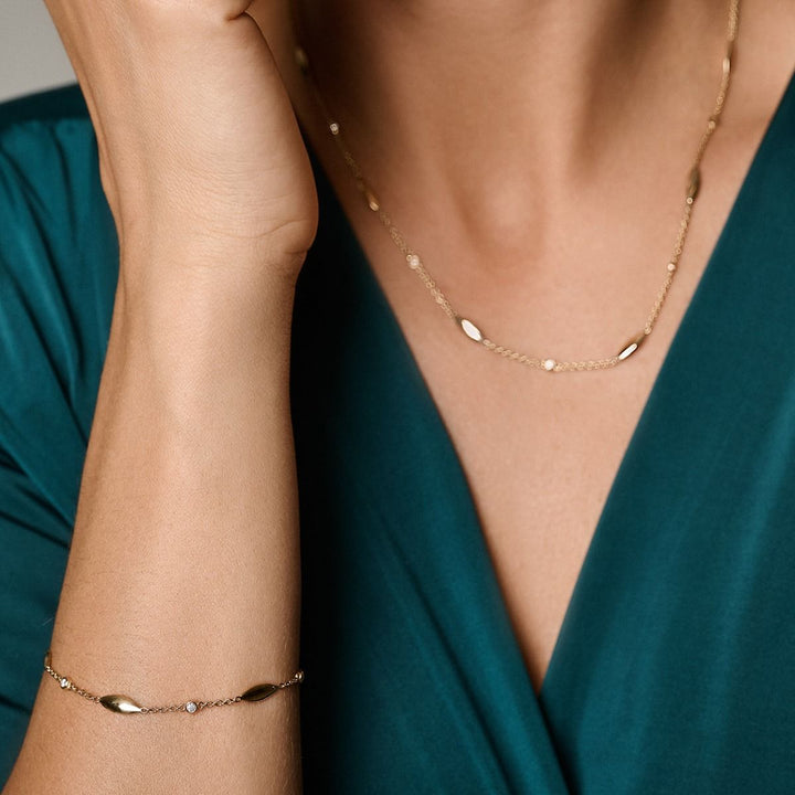 Nuran Leaves 14kt Armbånd 0.10ct W.Si - Armbånd - B2512-010-RG