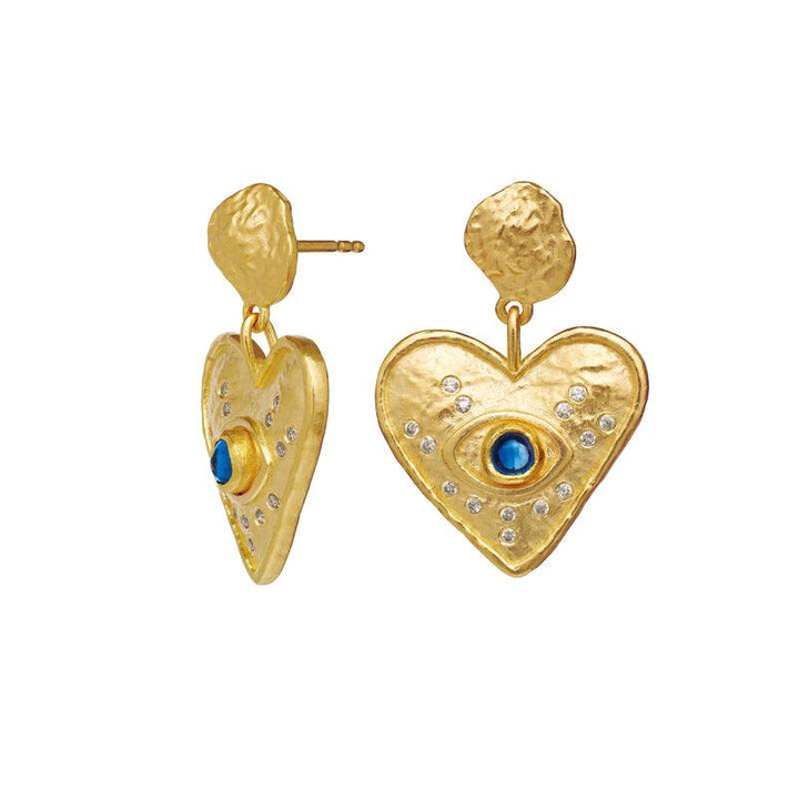 maanesten-constantine-oorbellen-in-verguld-sol weergegeven als matte hartvormige oorbellen met blauwe stenen en heldere kleine steentjes, Model 9850a-9850a-2