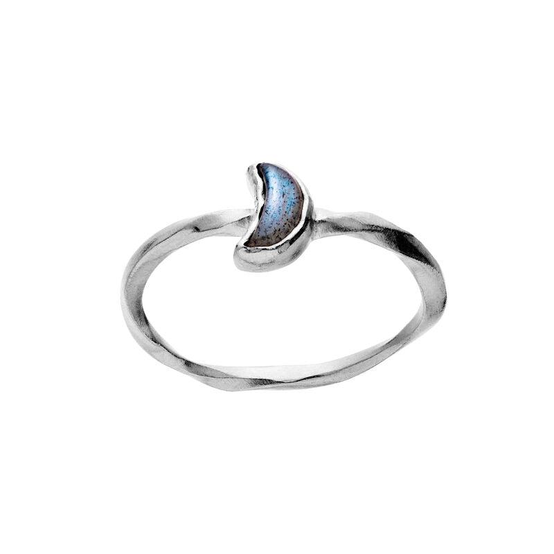 Maansteen Doris Ring in zilver met een organische vorm en blauwe stenen op een witte achtergrond. Model4810c-4810c-001