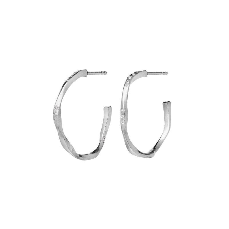 maanesten echo medium oorringen 23 mm in zilver, moderne organische vorm met glanzende afwerking. Model 9862c-9862c-1