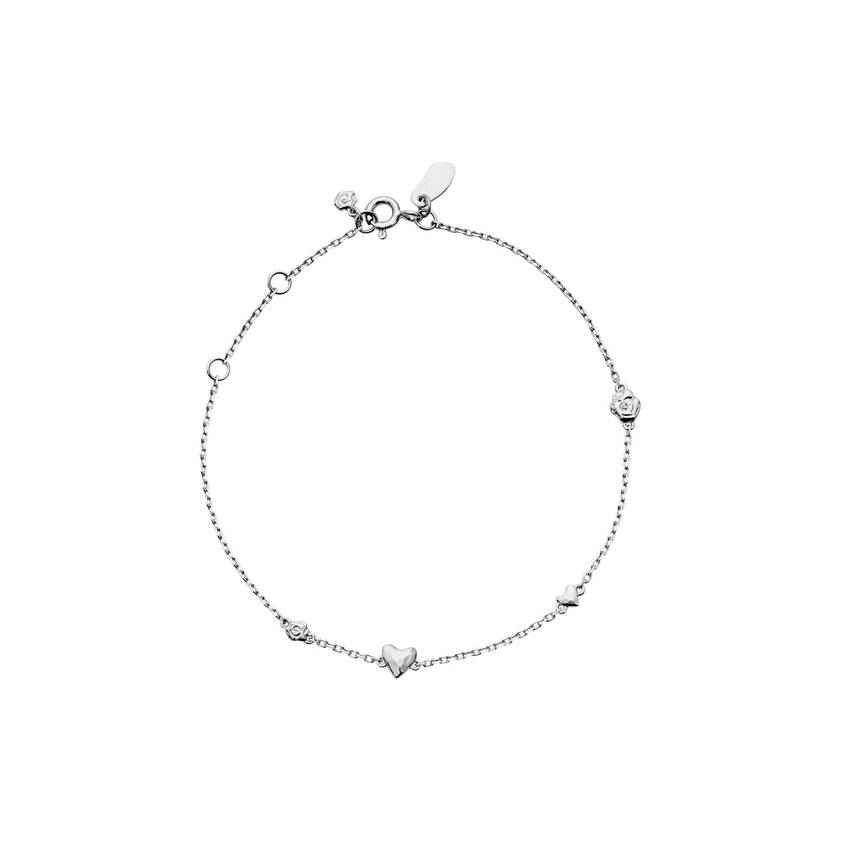 maanesten-scarlett-vergulde-armband-met-hartjes, elegante armband in zilverlook met kleine hartjes, Model 8682c-1
