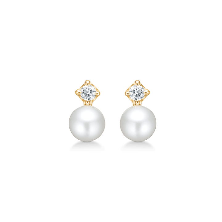 Mads Z 14kt Crown Pearl Stud Earrings 0,09ct W/SI toont elegante ronde pareloorbellen met goud en diamant, model 1513709-1.