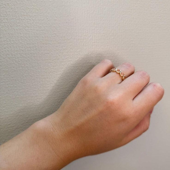 Mads Z 14kt Otilia Ring met Peach Manesten aan de hand gezien, goudkleurig met steen, Model 1546137-001