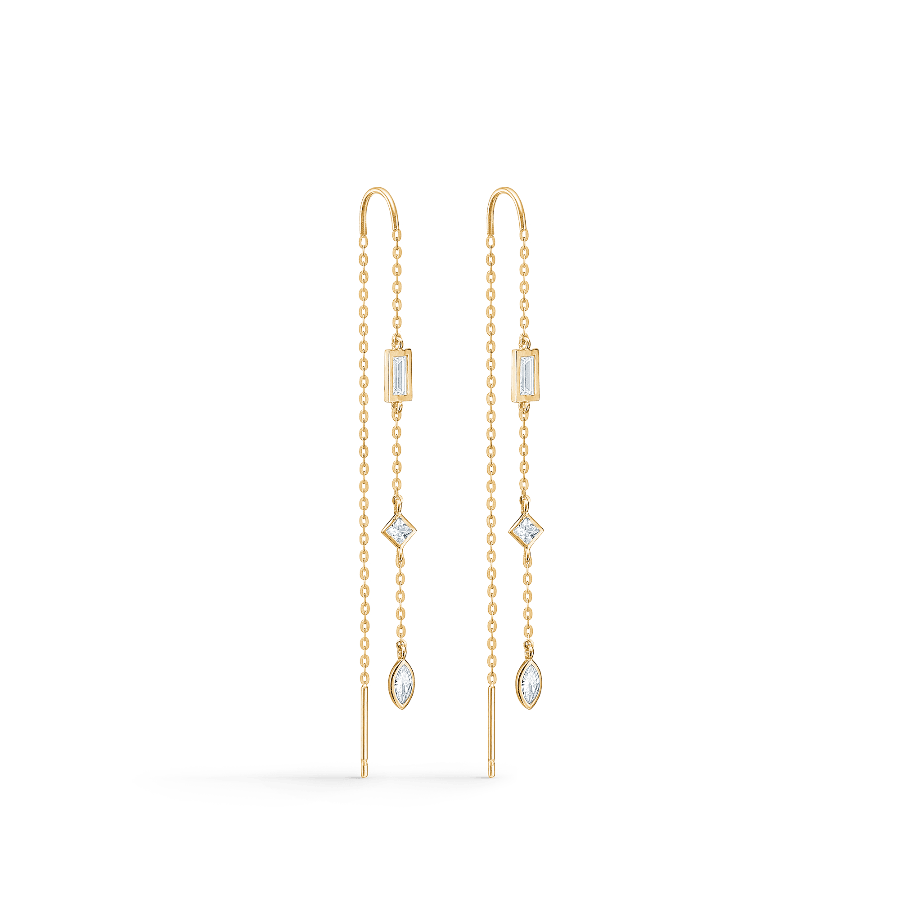 Mads Z 8kt Valentina Earrings toont elegante, lange gouden oorbellen met heldere stenen in geometrische vormen. Model3307020