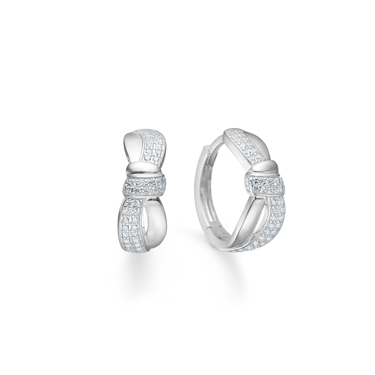 Mads Z Darcy Creole in zilver met zirkonia, elegante creolen met glanzende stenen en glanzend oppervlak. Model3117019-1