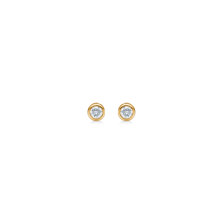 Mads Z Endless Allure diamanten oorbellen in 14kt goud, discreet paar studs met heldere diamant in een gouden zetting. Modelnummer 1511149