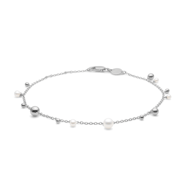 Mads Z Silver Bubbles N Pearls zilveren armband met fijne witte parels en glanzende baldetails, model 2153166-1.