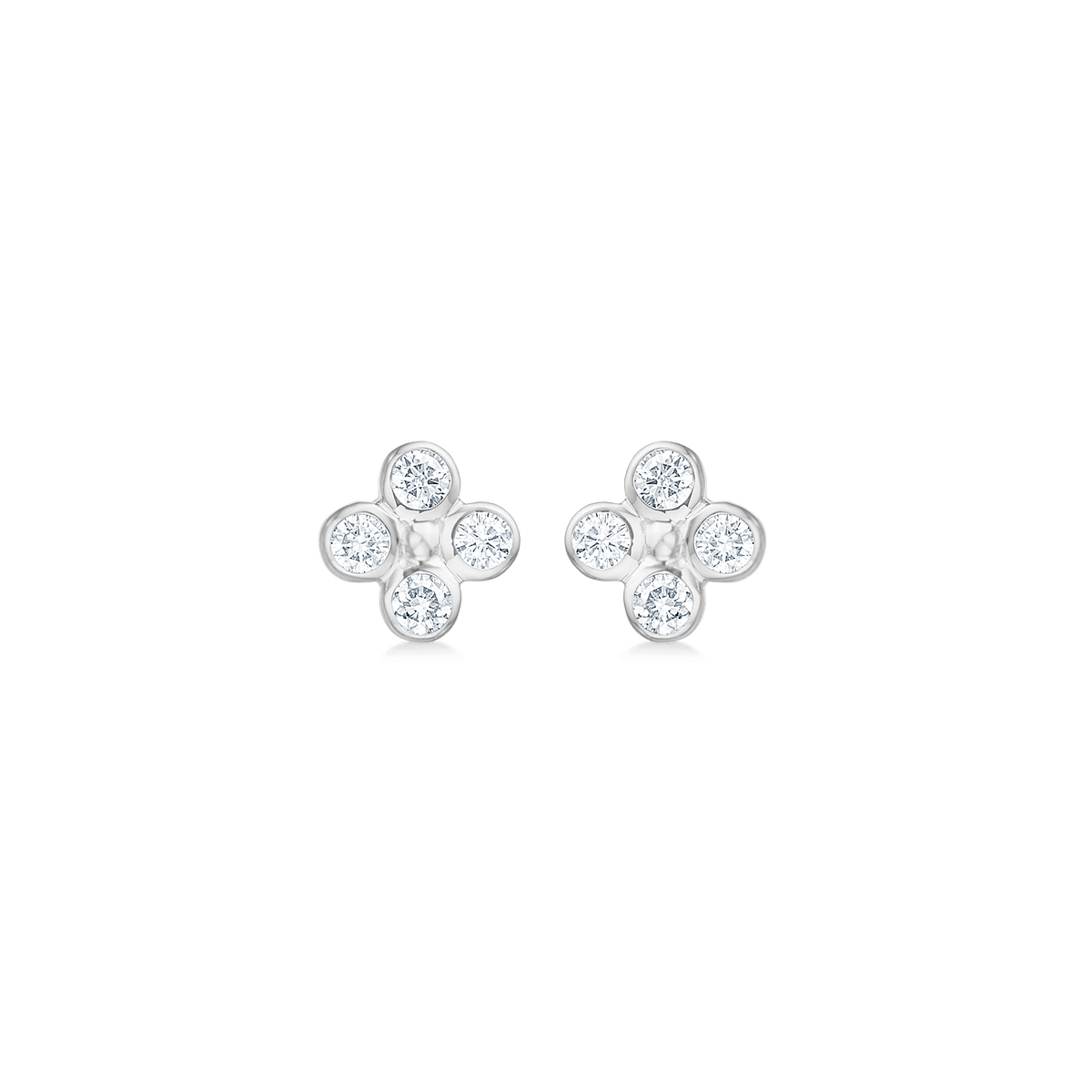 Mads Z Sophias Bloom zilveren oorbellen met witte topaas, elegante studs met vier gefacetteerde stenen. Model 2116194-1