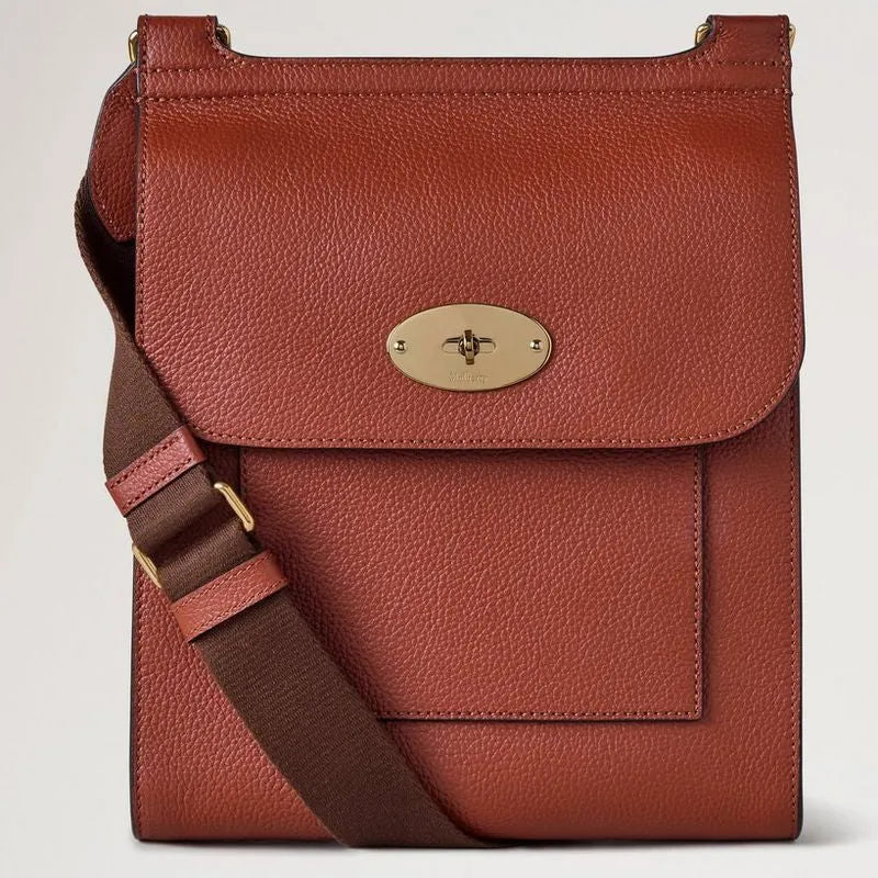 Mulberry Antony Rust Small Classic Grain crossbodytas van roestkleurig leer met gouden gesp. ModelHH4645205L190.