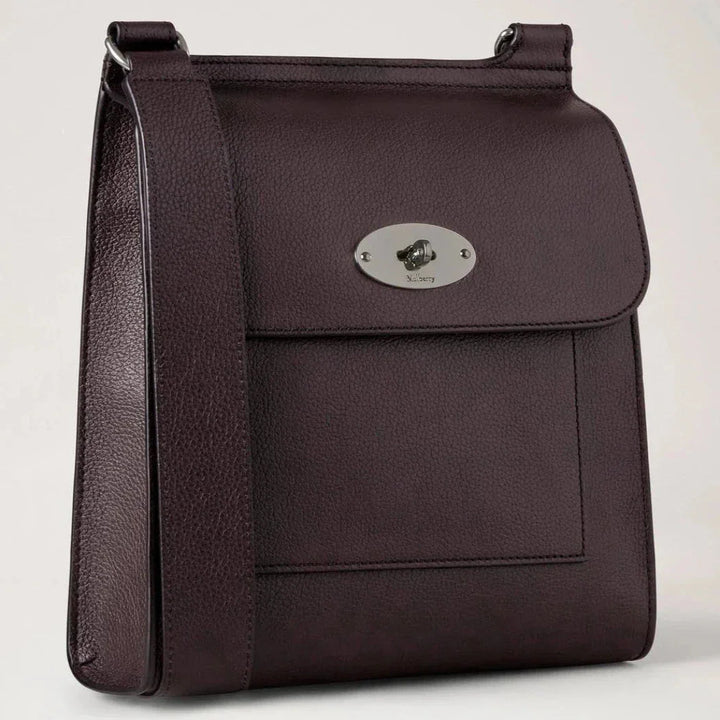 Mulberry Antony Kleine Classic Grain Ebony, schoudertas in donkerbruin leer met zilveren gesp. Modelhh9364205a110.