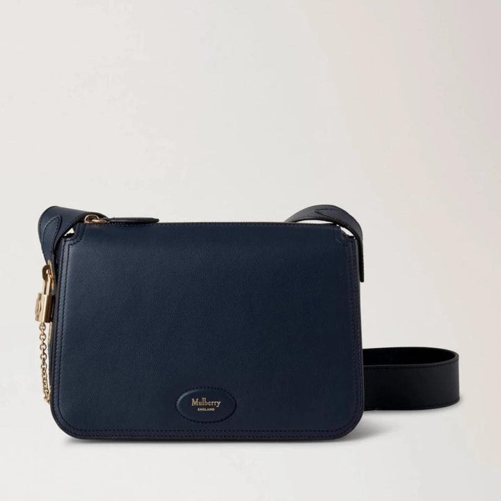 Mulberry Billie Night Sky Micro Classic Grain schoudertas in donkerblauw leer met gouden details, model HH9260587U888.