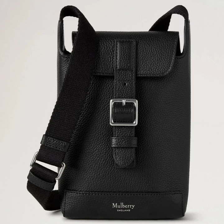 Mulberry Chiltern Phone Pouch Black Small Classic Grain, zwart mobiele-telefoonhoesje van leer met zilveren gesp en verstelbare riem. ModelRL8846205A100