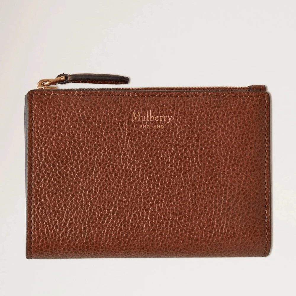 Mulberry Continental Bifold Portemonnee met Rits eiken tweekleurig klein klassiek nerf in bruin leer met ritsdetail. Modelrl8282552g110