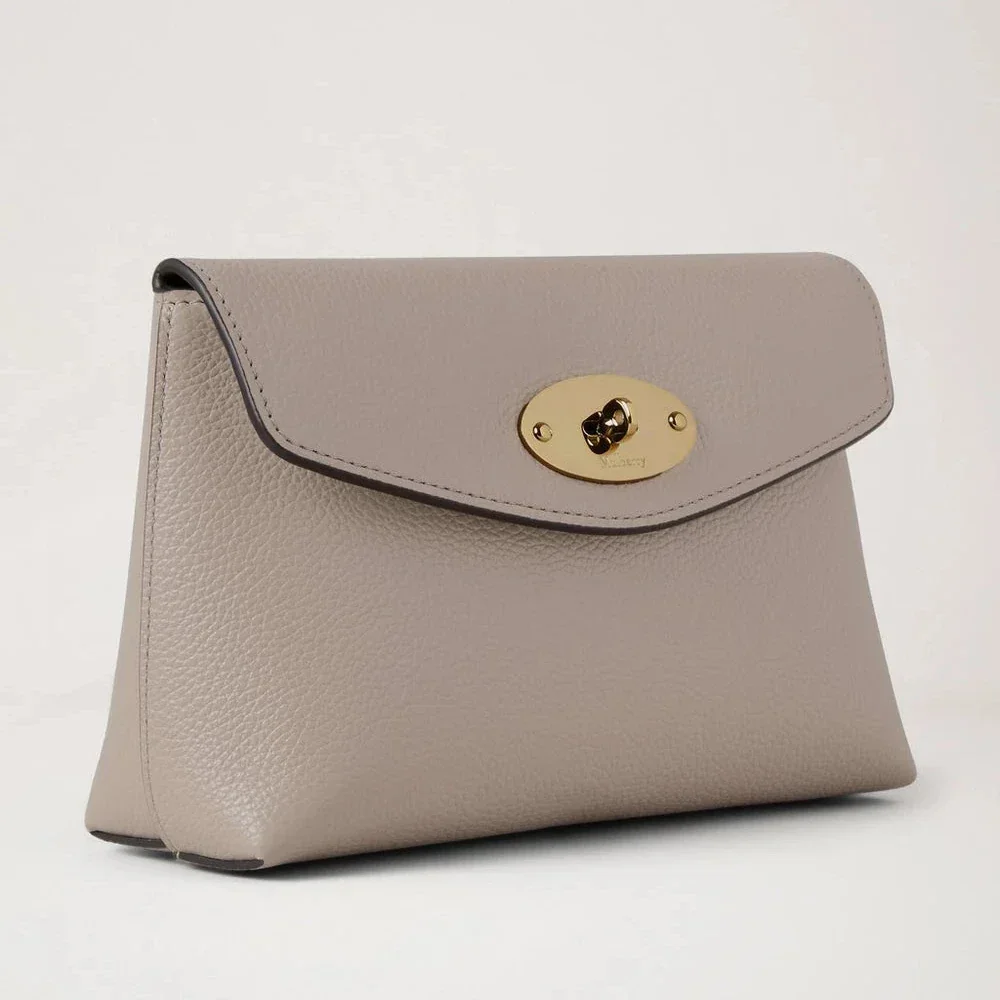 Mulberry Darley Cosmetisch etui Cashmere Taupe Small Classic Grain met gouden gesp, model RL5077205F924.