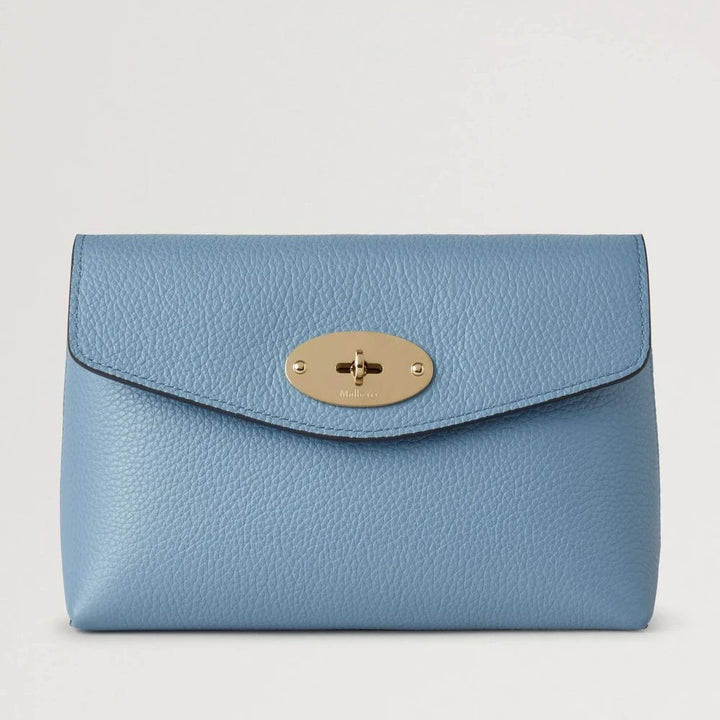 Mulberry Darley Cosmetisch etui Small Classic Grain Brighton Blue met goudkleurige gesp, model RL5077205U921