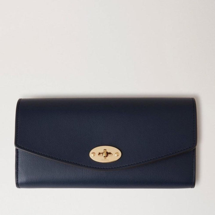 Mulberry Darley Portemonnee Micro Classic Grain Night Sky in donkerblauw leer met goudkleurig slot, model RL7816587U888.