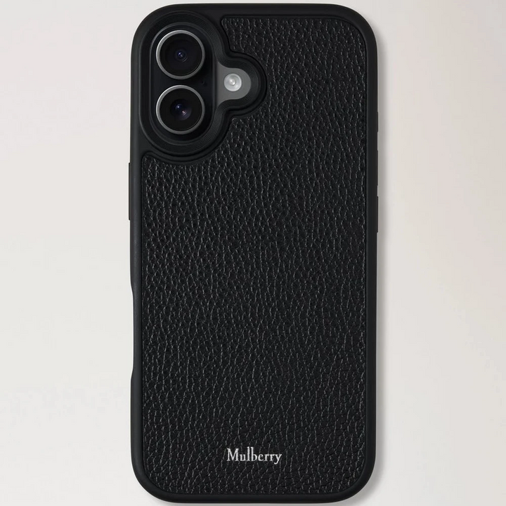 Mulberry iPhone 17 Case Small Classic Grain Zwart, elegante zwarte lederen cover vanaf de achterkant gezien. Modelrl8910205a100