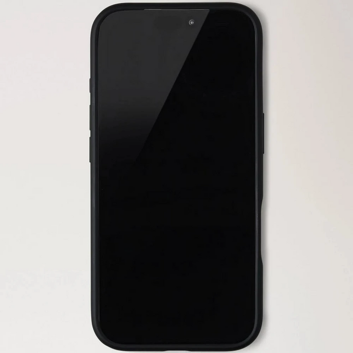 Mulberry iPhone 17 Case Small Classic Grain Zwart toont zwart lederen mobiele cover, plat gelegd. Modelrl8910205a100