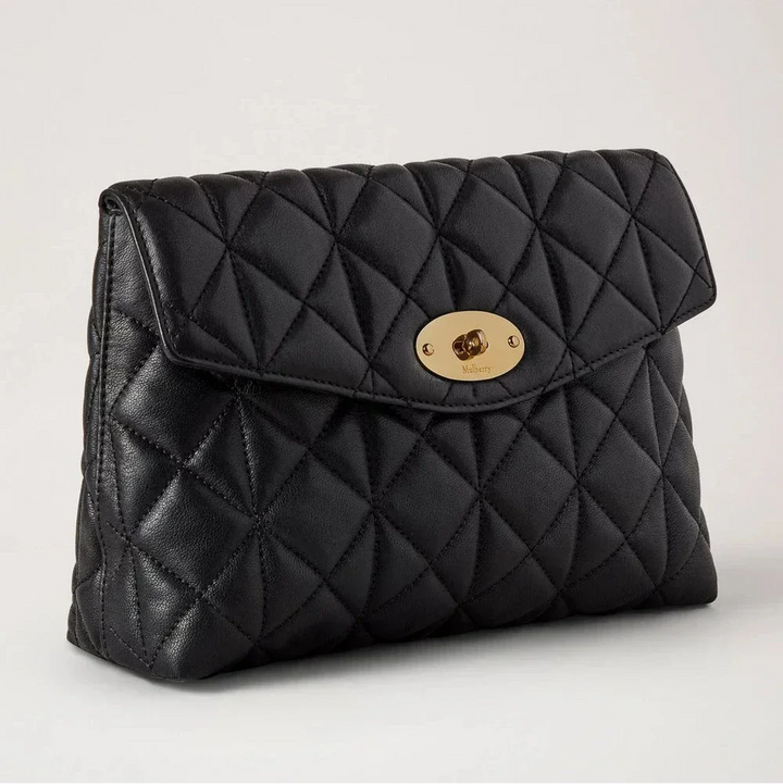 Mulberry Groot Darley Cosmetisch etui van zwart gewatteerd leer met gouden gesp. ModelRL8897676A100.