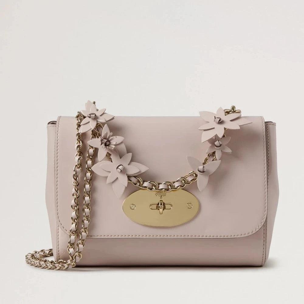 Mulberry Lily Blossom Pink Soft Patent and Flowers, crossbodytas in roze lak met gouden ketting, model HH9731710J002-1.