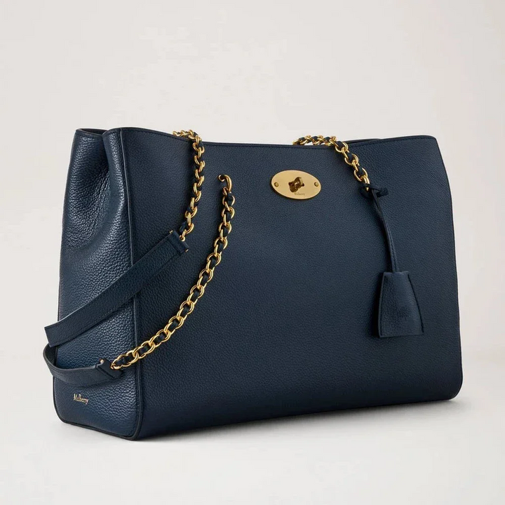 Mulberry Lily Chain Tote Night Sky Small Classic Grain in donkerblauw leer met gouden ketting, model HH9576205U888.