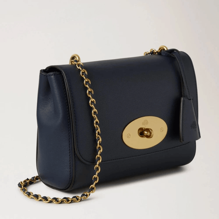 Mulberry Lily Micro Classic Grain Night Sky, schoudertas in donkerblauw leer met kettingriem en gouden sluiting. ModelHH9179587U888
