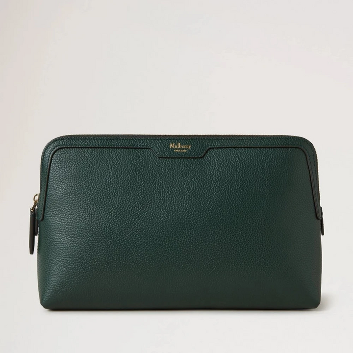 Mulberry Middelgroot cosmetisch zakje Mulberry Green Small Classic Grain toont een groen leren cosmetische portemonnee. ModelRL8319205Q633