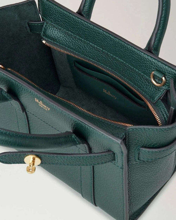 Mulberry Micro-ritssluiting Bayswater Kleine klassieke korrel Mulberry Groene tas met open ritssluiting, groen leer en detail aan de binnenkant, model RL5476205Q633.