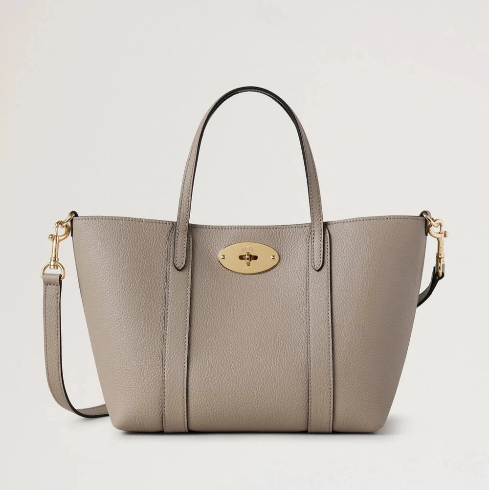 Mulberry Mini Bayswater Tote Small Classic Grain Cashmere Taupe afgebeeld met gouden details, model RL8875205F924.