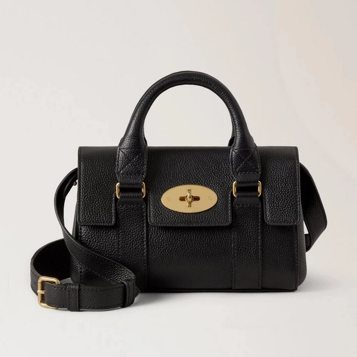 Mulberry Mini-erfgoed Bayswater Small Classic Grain Black toont een elegante zwarte handtas van reliëfleer met een gouden gesp. ModelRL8928205A100.