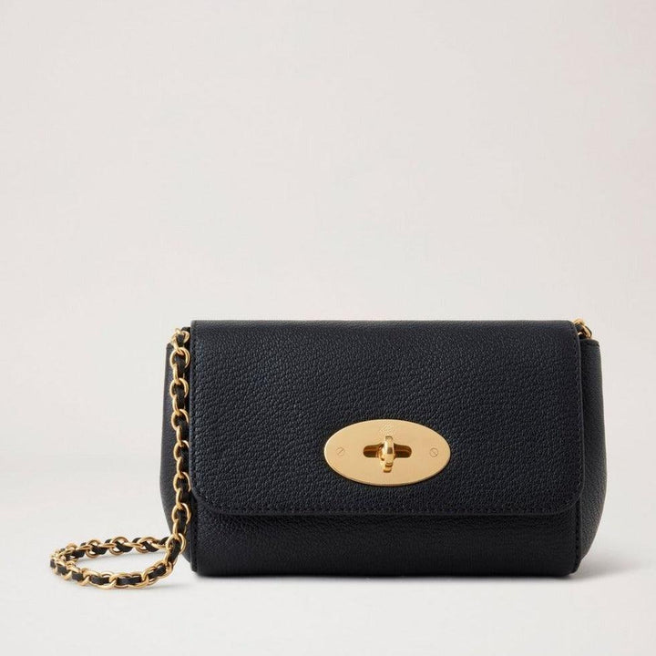 Mulberry Mini Lily Glossy Goat Black, klein zwart leren schoudertasje met gouden kettingband en details. ModelRL7943874A100